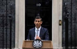 Britain's newly appointed Prime Minister Rishi Sunak gestures as he delivers a speech outside 10 Downing Street in central London, on October 25, 2022. - Rishi Sunak was Tuesday appointed as Britain's third prime minister this year, after outgoing leader Liz Truss submitted her resignation to King Charles III. --  Photo: Daniel Leal / AFP