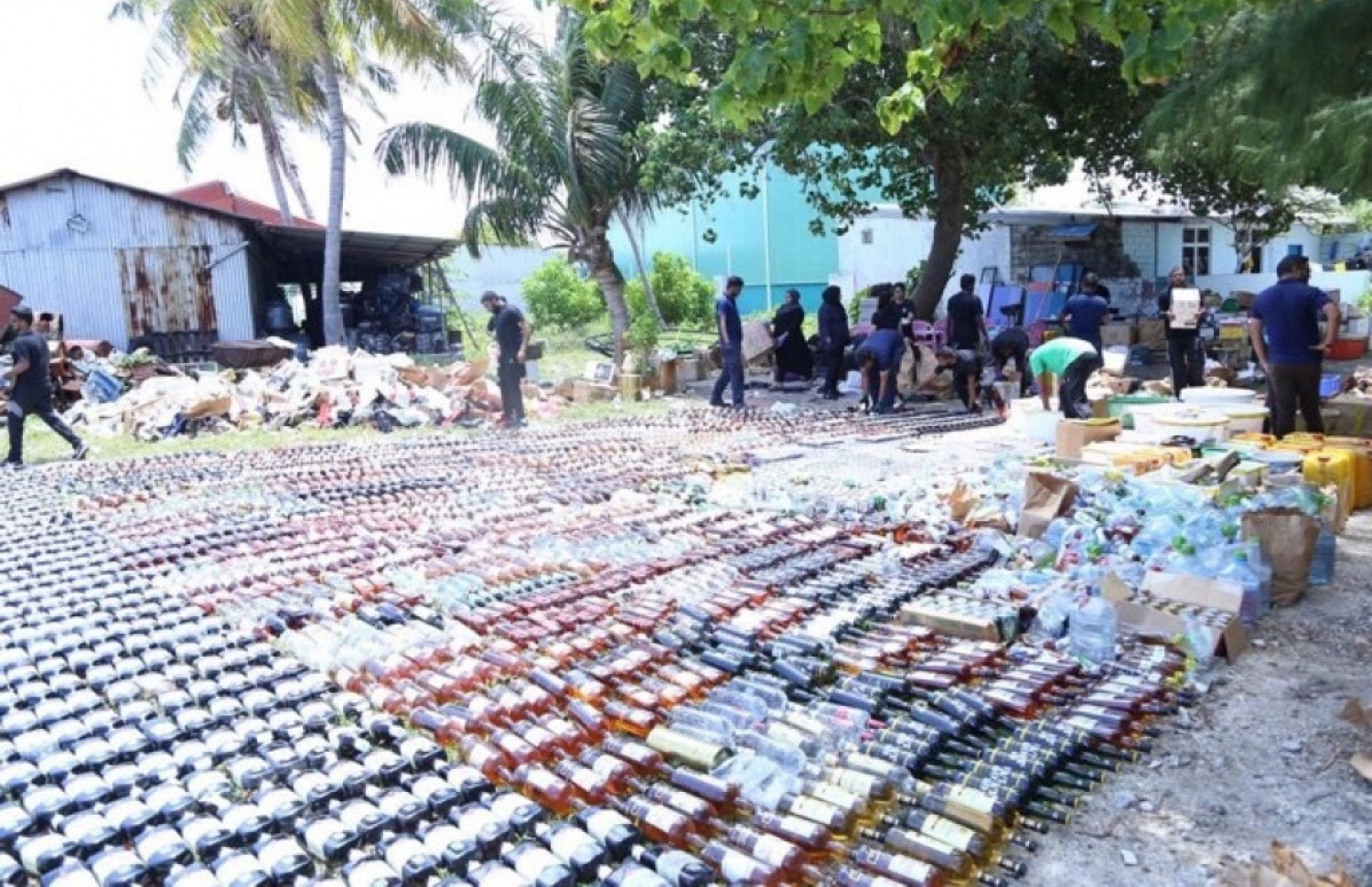 އަތުލައިގެންފައިވާ ބަނގުރާ ފުޅިތަކެއް --- ފޮޓޯ/ޕޮލިސް