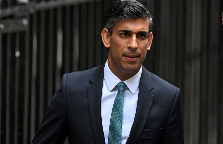 އިނގިރޭސީން ތިބޭނީ ޔޫކްރޭންގެ ދިފާއުގައި: ރިޝީ