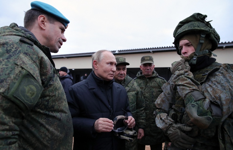 ޕުޓިންގެ ނިއުކްލިއާ ވާހަކަތައް ނޭޓޯއިން ކުށްވެރިކޮށްފި