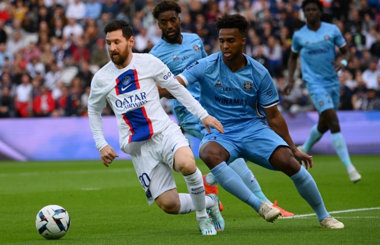 އުނދަގޫ މޮޅެއް، މެސީ، ނޭމާ، އެމްބާޕޭ ވެސް ގޯލުޖެހި