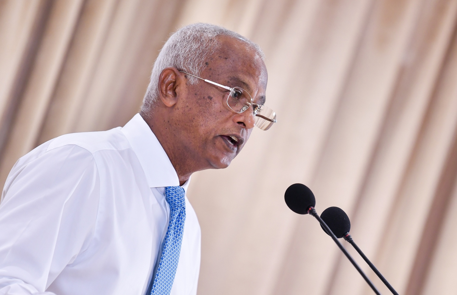 ރައީސް އިބްރާހިމް މުހައްމަދު ސޯލިހު، މިއަދުގެ ޖަލްސާގައި ވާހަކަފުޅު ދައްކަވަނީ.---ފޮޓޯ: ފަޔާޒު މޫސާ| މިހާރު