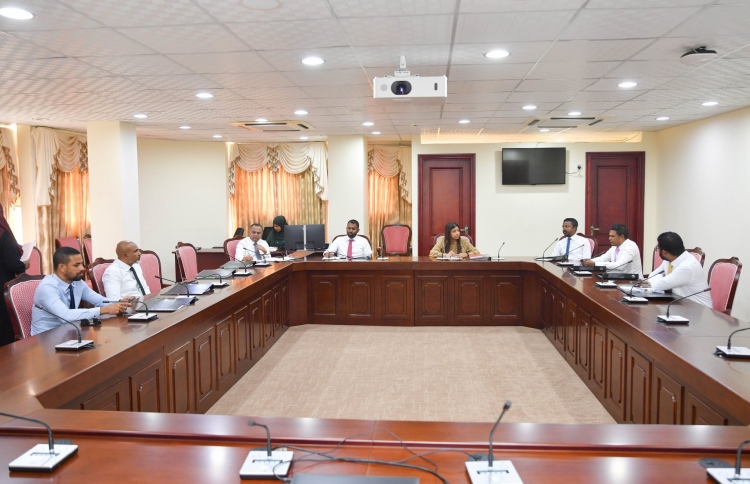 ގަވައިދު ބަދަލުކުރި ގޮތް ބަލަން ބްރޯޑްކޮމް ކޮމިޓީއަށް