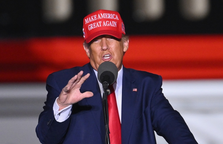 މިއީ ސިޔާސީ ވާދަވެރިއަކަށް ކުރާ ގޯނާއެއް: ޓްރަމްޕް