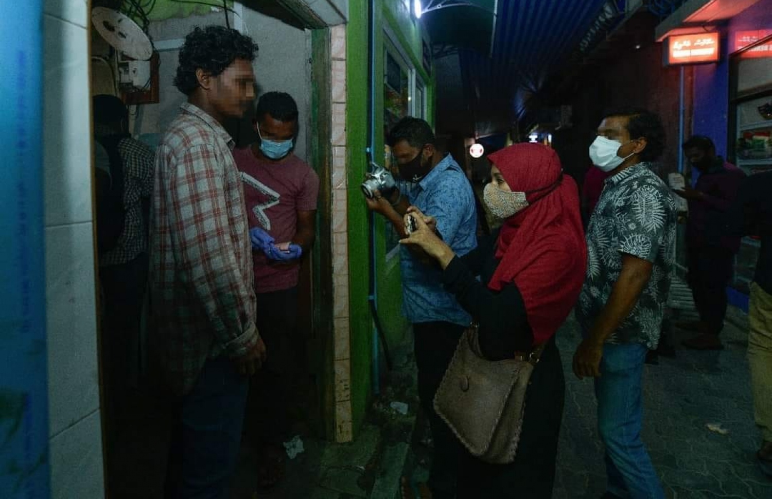 އާސިމާ (ކ-2) ޑްރަގް ކަވަރޭޖެއްގައި.