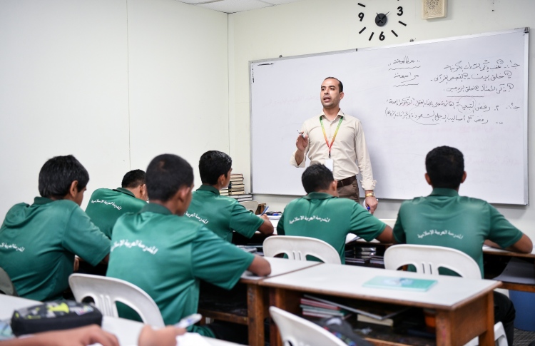 ސްކޫލްތަކުގައި ހުރި ދީނާ ހިލާފު ފޮތްތައް ނަގަނީ