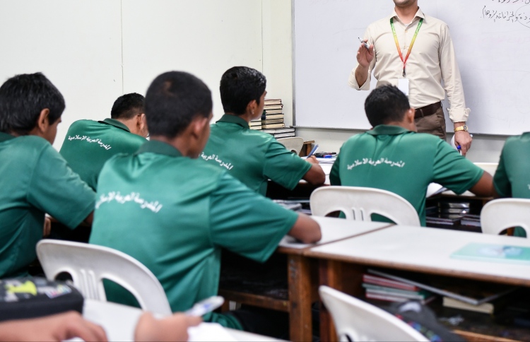 އަރަބިއްޔާގެ ހުރިހާ މާއްދާތަކަށް ދިވެހި ޓީޗަރުން!