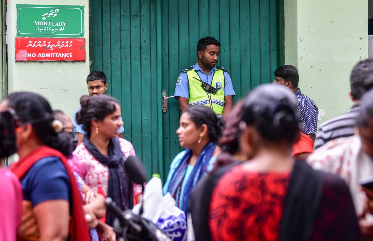 ގަލޮޅު މޯޗަރީ ކުރިމަތީގައި ފުލުހުން ހަރަކާތްތެރި ވަނީ -- ފޮޓޯ: ފަޔާޒް މޫސާ | މިހާރު