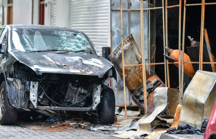 ގަރާޖުގައި ރޯވެ ދޮޅު މިނެޓުން މުޅި ގޭގައި ހުޅު ހިފި