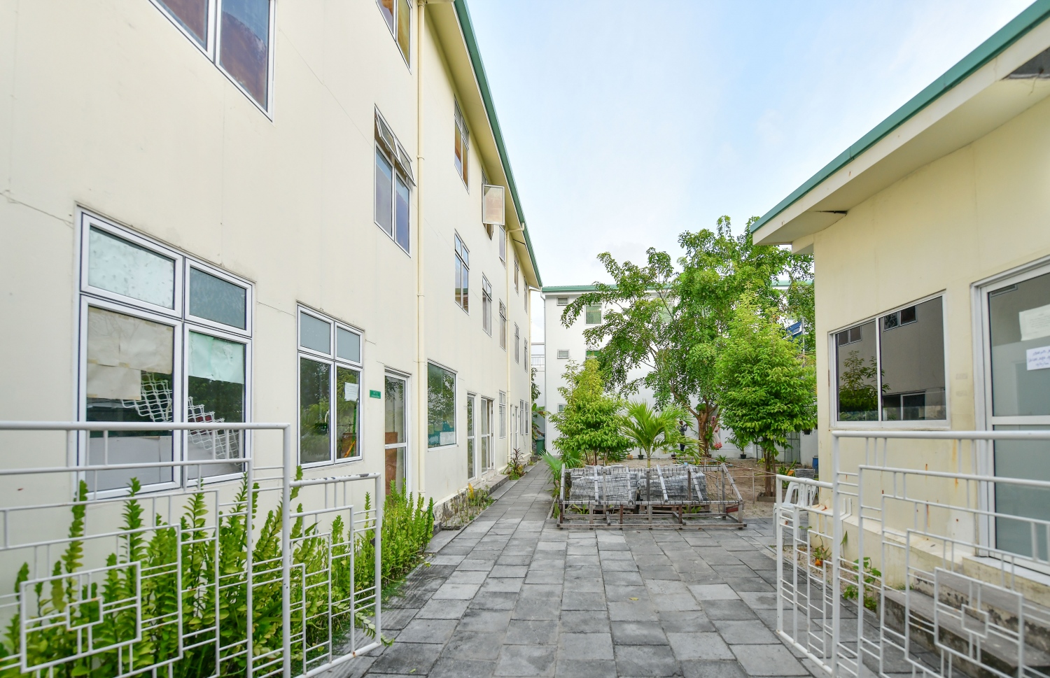 ހާފްވޭ ހައުސްގެ ގޯތިތެރެ.-- ފޮޓޯ: ނިޝާން އަލީ/ މިހާރު