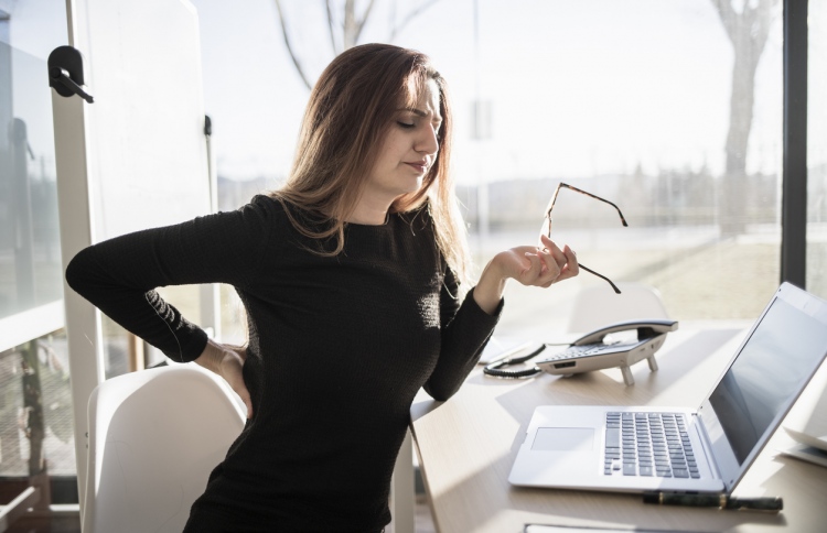 އިށީނދެގެން މި ތިބެވެނީ މާ ގިނައިރު، ނުރައްކާ ބޮޑު