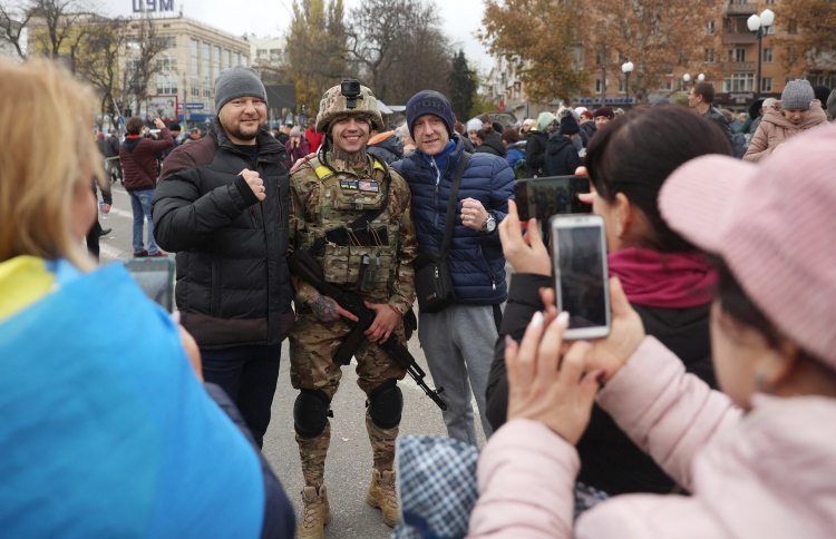 މިނިވަންކުރި ޚެރްސޯނަށް ޒެލެންސްކީ ވަޑައިގެންފި