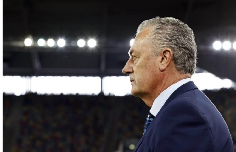 އިކުއެޑޯގެ ކޯޗު ޓީމަށް ކިޔައިދެނީ ޗާޗިލްގެ ވާހަކަ