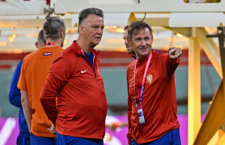 ނެދަލެންޑްސް އަށް ވޯލްޑް ކަޕް ކާމިޔާބު ކުރެވޭނެ: ކޯޗު