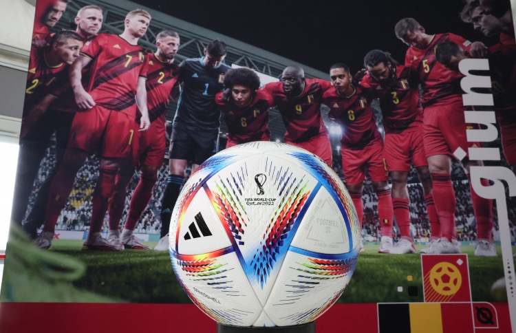 ވޯލްޑް ކަޕް ބޯޅައިގައިވާ ކުޑަ ޗިޕަކުން ބޮޑު މަންޒަރެއް