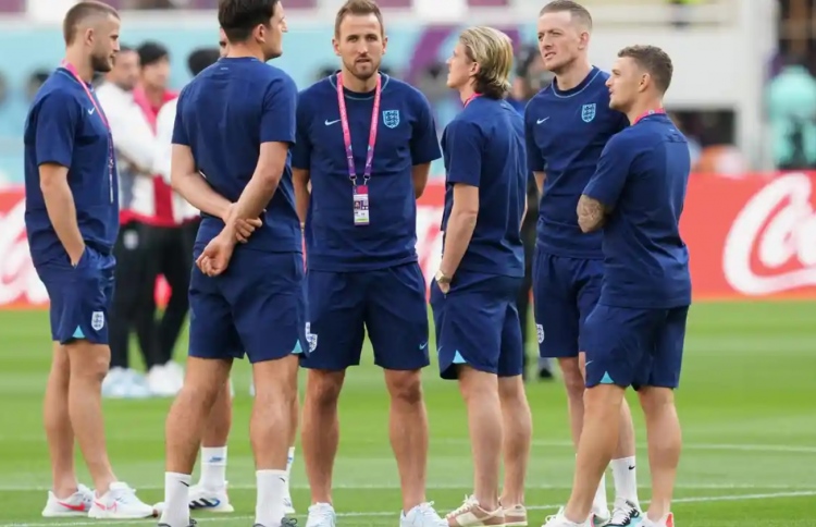 ގަދަދެއްކި ހަތް ގައުމުން ފީފާގެ ކުރިމަތީ ގޮތް ދޫކޮށްފި