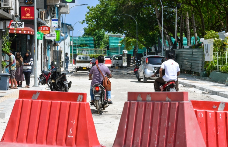 އަމީނީމަގު ތާރު އެޅުން: 3 މަސް ވީ، ކުރިއަކަށް ނުދޭ