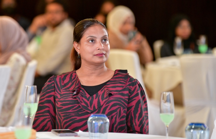 ވިސްނުމުގެ ހުނަރު ދަސްކޮށްދޭން ޖެހޭ: މިނިސްޓަރު