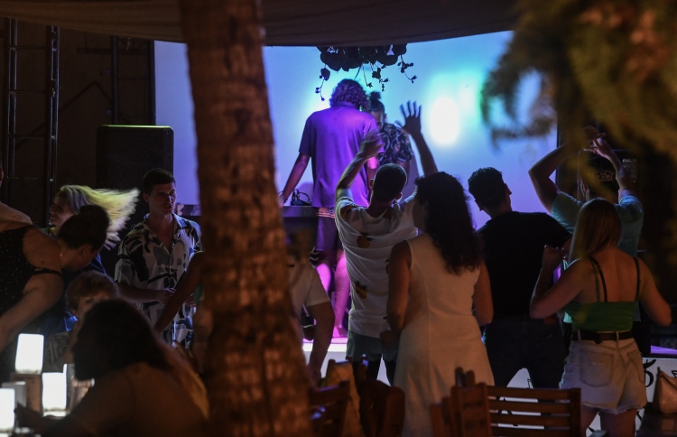 މާފުށީ ވީކެންޑް: ރަލާއި ޑްރަގާއި ހަށިވިއްކުން!