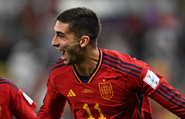 ސްޕެއިން މާ ތަފާތު، ހަތްލަނޑުން ކޮސްޓަރިކާ ބަލިކޮށްފި