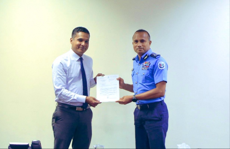 އިންޓަޕޮލްގައި މަސައްކަތްކުރާ ދިވެހި ފުލުހަކަށް ރިލްވާން
