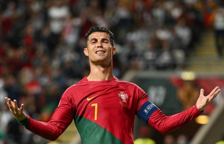 ރޮނާލްޑޯ މަގުބޫލު؛ ޕޯޗުގަލް އަށް އޭނާ މުހިންމުތަ؟