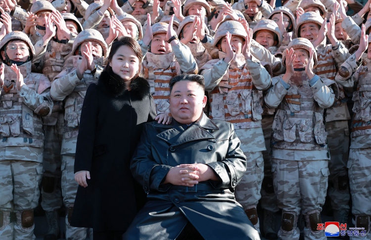 އަމާޒަކީ އެންމެ ބާރުގަދަ ނިއުކްލިއާ ލަޝްކަރަށް ވުން