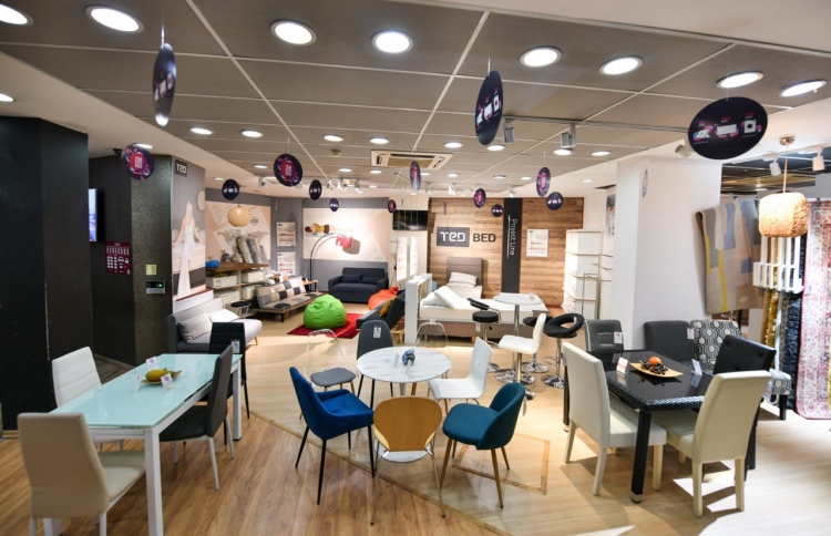 އަގުހުރި އިނާމުތަކާ އެކު ރެއިންބޯ އިޔާ އެންޑް ސޭލް