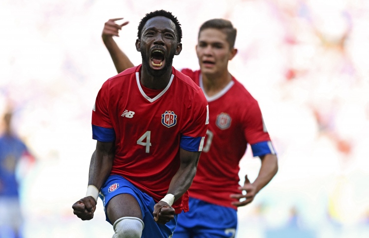 ކޮސްޓަރިކާ މޮޅުވުމުން ގުރޫޕް އިތުރަށް ފޯރިގަދަވެއްޖެ