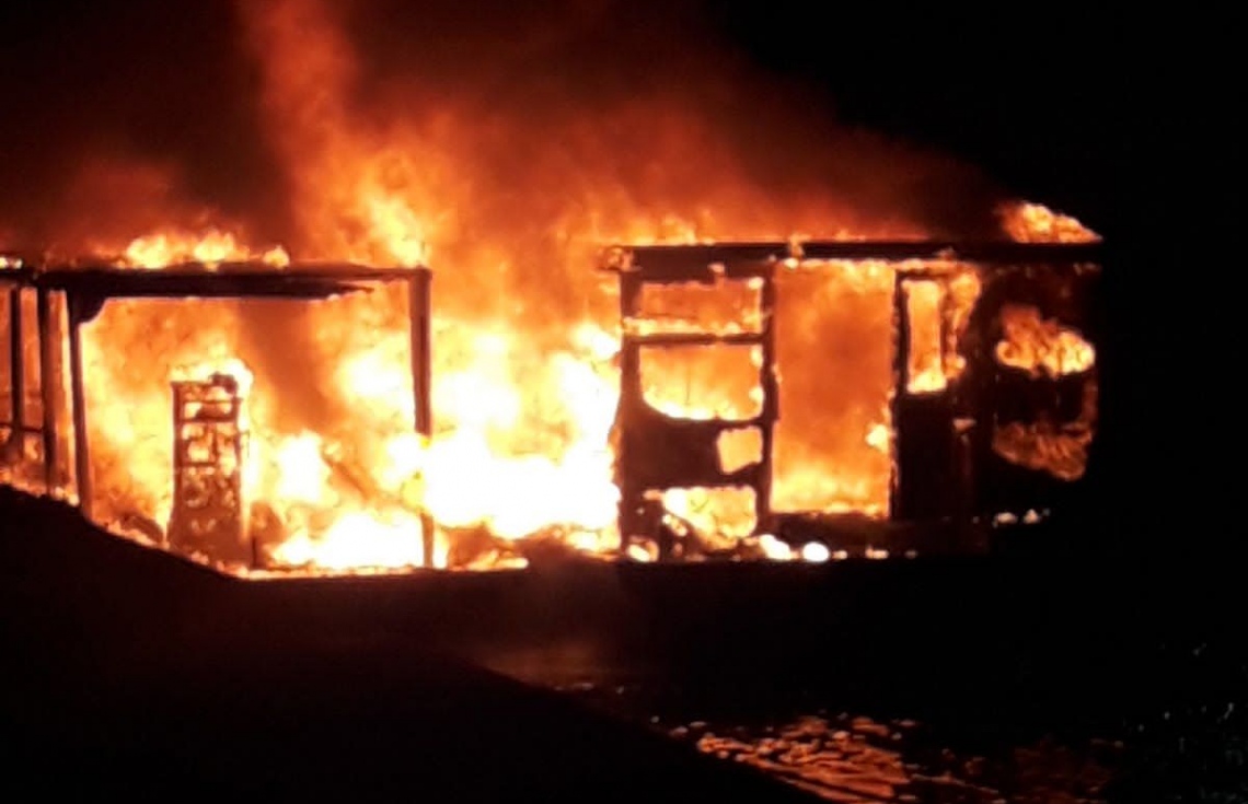 ވިލުފުށި ބަނދަރުގައި އޮތް ދެ ތެޔޮ ބޯޓުގައި ރޯވެއްޖެ