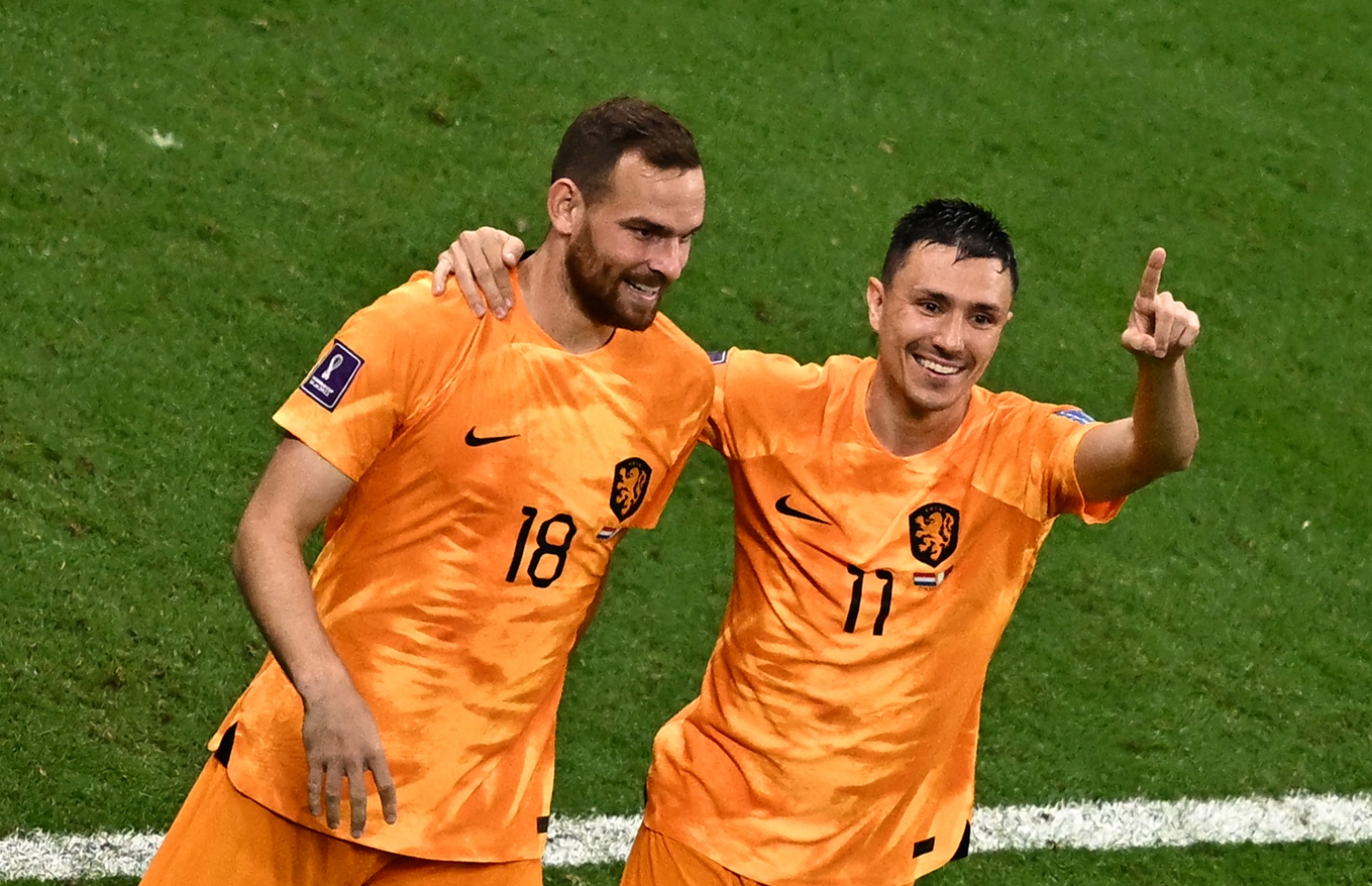 ނެދަލެންޑްސް އާއި ގަތަރު މިރޭ ކުޅުނު މެޗުގެ ތެރެއިން: ގުރޫޕްގެ އެއްވަނައިގައި ނެދަލެންޑްސް ވަނީ ގަދަ 16ގެ ބުރަށް ދަތުރުކޮށްފަ --- ފޮޓޯ: އޭއެފްޕީ