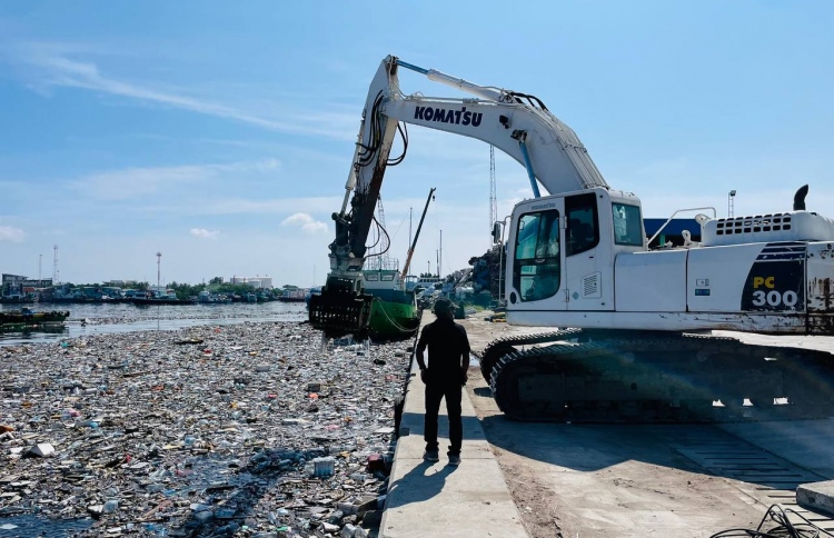 ތިލަފުށީގެ ފަޅުތެރެ ކުނިން ފުރިއްޖެ