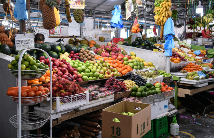 ބާޒާރުގައި އޮރެންޖާއި އާފަލުގެ އަގު ދަށަށް