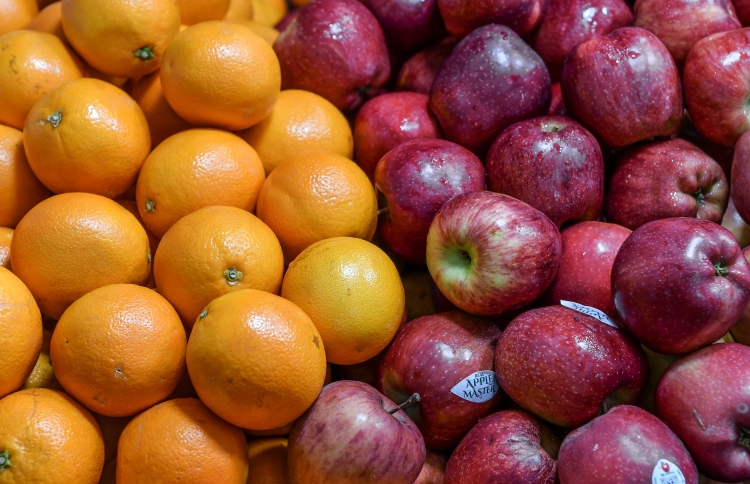 އޮރެންޖާއި އާފަލުގެ ބޮޑުއަގު ޑޮލަރާ ގުޅެނީ ކިހާވަރަކަށް