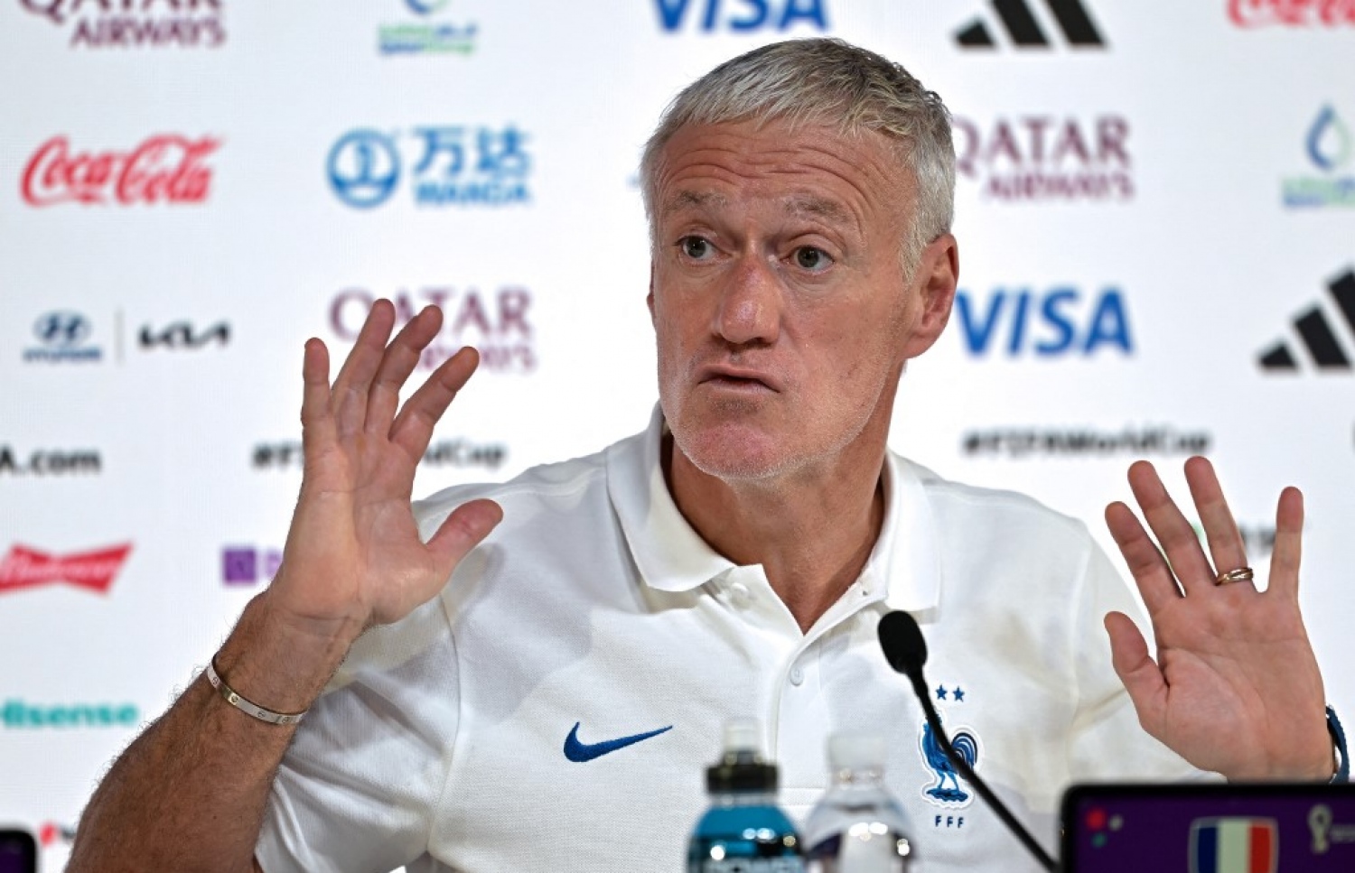 ޓިއުނީޝިއާއާ ދެކޮޅަށް ނުކުތުމުގެ ކުރިން ބޭއްވި ޕްރެސް ގައި ފްރާންސްގެ ކޯޗު ޑިޝޯމްޕްސް.-- ފޮޓޯ: އޭއެފްޕީ