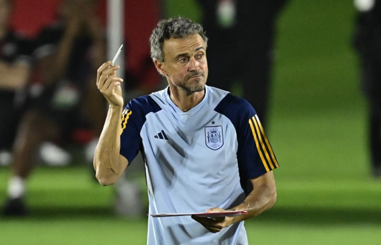 ބްރެޒިލްއާ ކުޅެން ޖެހުނަސް ސްޕެއިނުން ރިސްކެއް ނުނަގާނެ