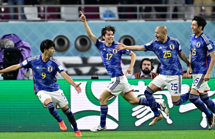 ހިތްވަރުގަދަ ޖަޕާނުން ސްޕެއިން ބަލިކޮށް އެއްވަނަ އަށް