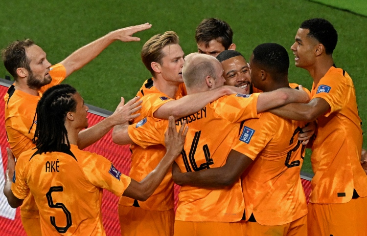 އެމެރިކާ ބަލިކޮށް ނެދަލެންޑްސް ކުއާޓާ ފައިނަލަށް