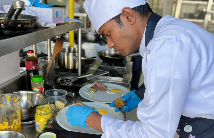 ގޭ ބަދިގެއިން ނުކުމެ ތޮހާ ދެއްކި ތަފާތު ހިތްވަރު