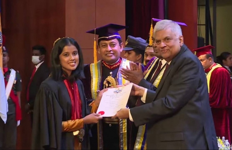 މަންމަގެ ގުރުބާނީން ސުދާ ރާއްޖެއަށް ގެނެސްދިން ފަހުރު