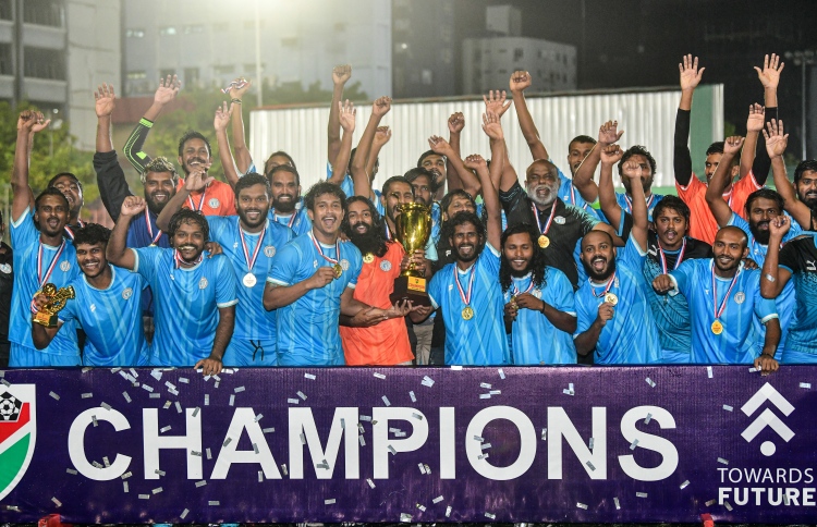 ތިންވަނަ ޑިވިޝަންގެ ތަށި ލެގޫންސް އަށް