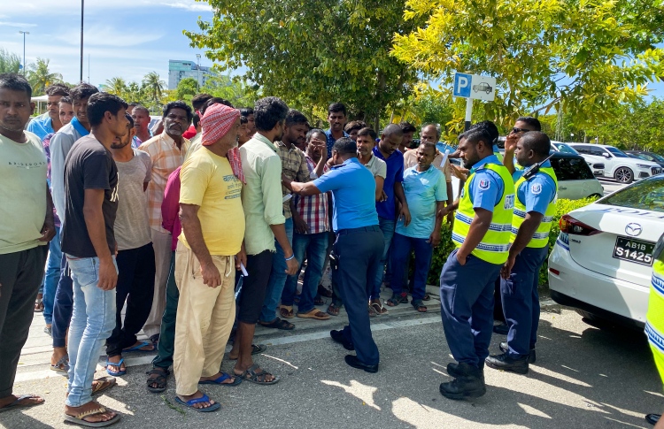 "ދަރިން ބަނޑަށް މަރުވަނީ، މިކޮޅުގައި އަހަރެމެން"!