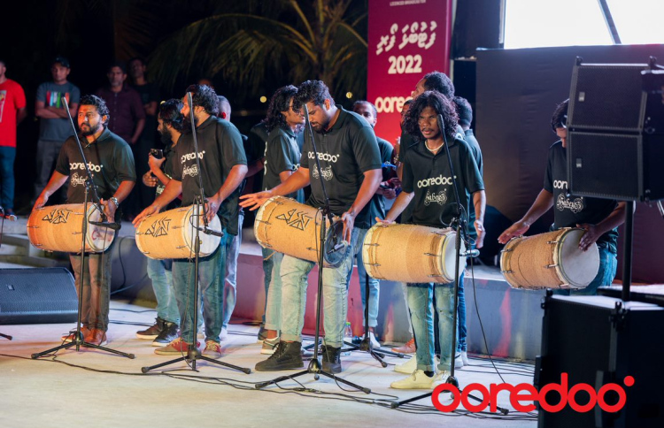 އުރީދޫއިން ހަބޭސް ބޮޑުބެރާއެކު ބޮޑުބެރު ކްލާސްތަކެއް