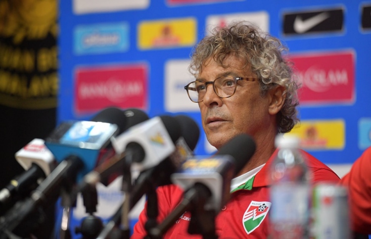 ދަށް ކުޅުމެއް، ކޯޗަށް ޓާގެޓް ވެސް ހާސިލް ނުކުރެވުނު