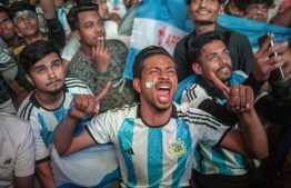 ަބަންގްލަދޭޝްގެ ސަޕޯޓަރުން އާޖެންޓީނާ އަށް ތަރުހީބު ދެނީ.