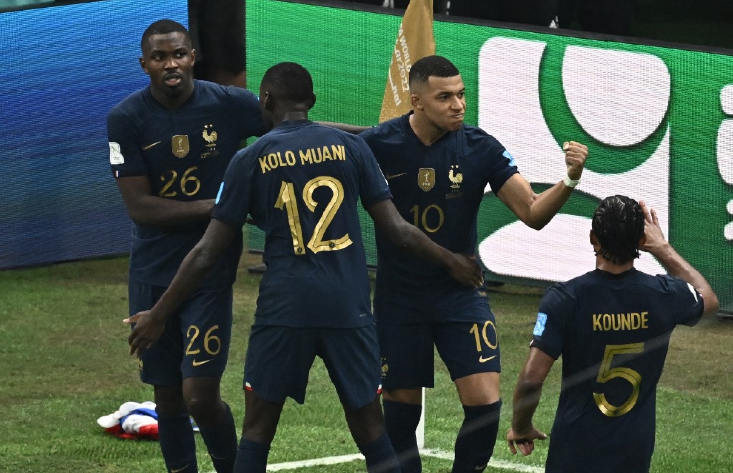 ފައިނަލް ގައި ދެވަނަ ގޯލު ޖެހުމަށް ފަހު އެމްބާޕޭ އުފާފާޅުކުރަނީ.-- ފޮޓޯ: އޭއެފްޕީ