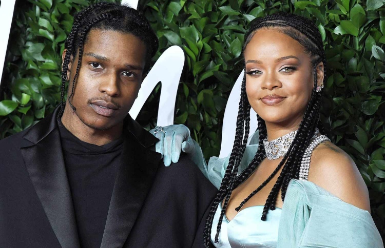 ޓިކްޓޮކް ވީޑިއޯއަކުން ރިއާނާގެ ދަރިފުޅު ދައްކާލައިފި