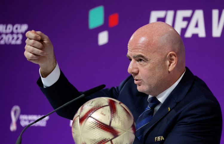 ފީފާގެ ރައީސް ހުކުރު ދުވަހު ރާއްޖެ އަށް