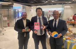 Ambassador of Maldives to Japan H.E. Hassan Sobir (R), Deputy Ambassador Mohamed Ameeth and a senior JETRO official attending the ceremony to introduce Maldives products to the Japanese market -- Photo: BCC