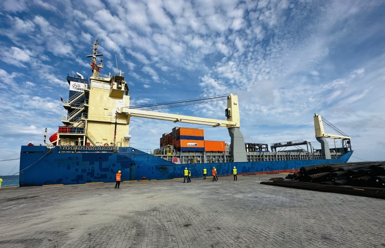 އައްޑޫގެ ބިން ހިއްކަން ބޭނުންވާ ސާމާނު ގެންގޮސްފި